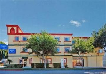 RODEWAY INN & SUITES - PASADENA
