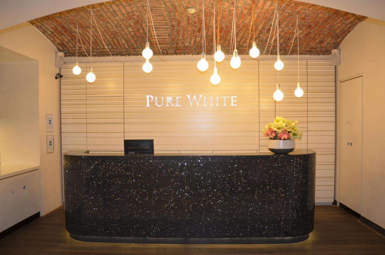PURE WHITE