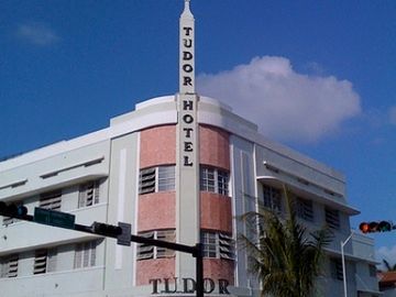 DREAM SOUTH BEACH BY HYATT