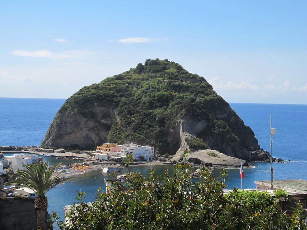 CASA ADOLFO ISCHIA