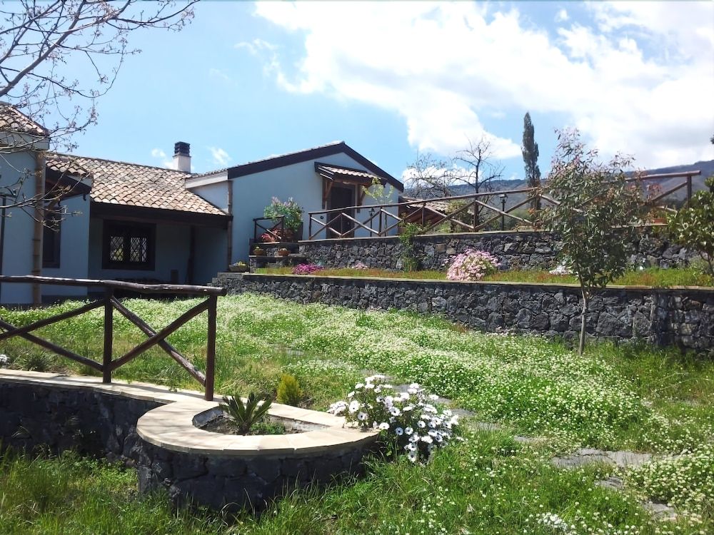 ALBERTO'S MT.ETNA B&B