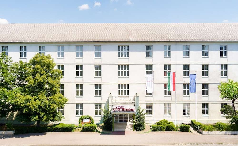 HUNGUEST HOTEL MILLENNIUM
