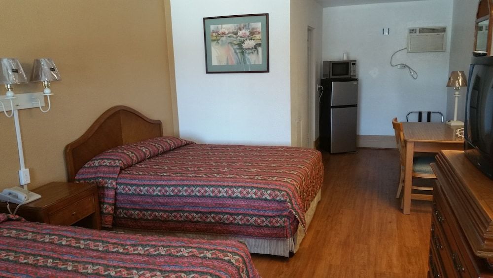 TRI-STATE INN