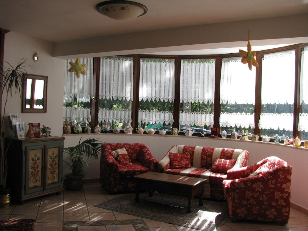 LH ALBERGO IL PARADISO