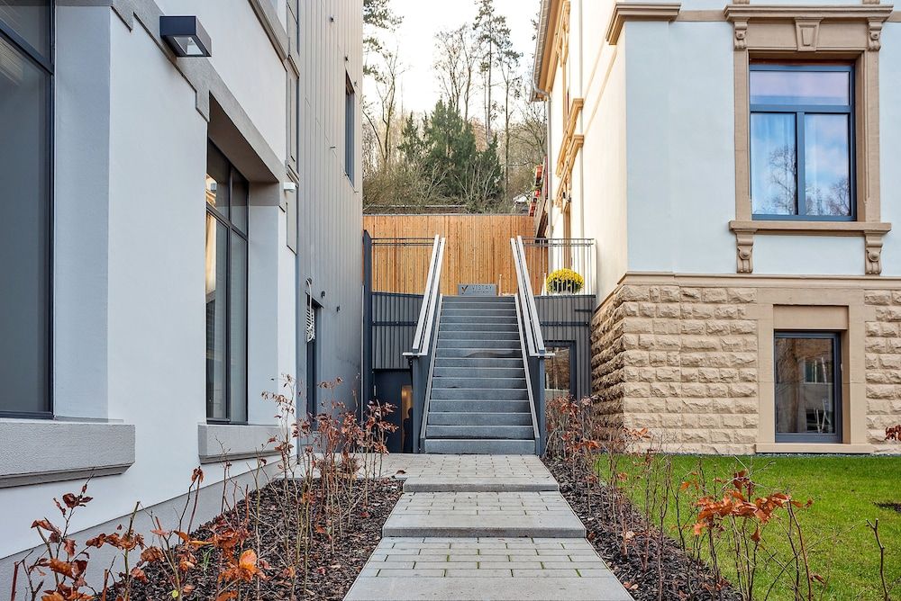 VISTAY APARTMENTS
