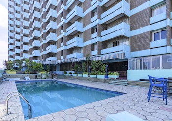 CHESTER HOTEL AND SUITES