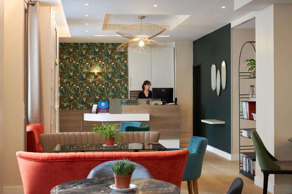 HOTEL APOLONIA PARIS MONTMARTRE, SURE HOTEL COLLECTION BY BEST WESTERN