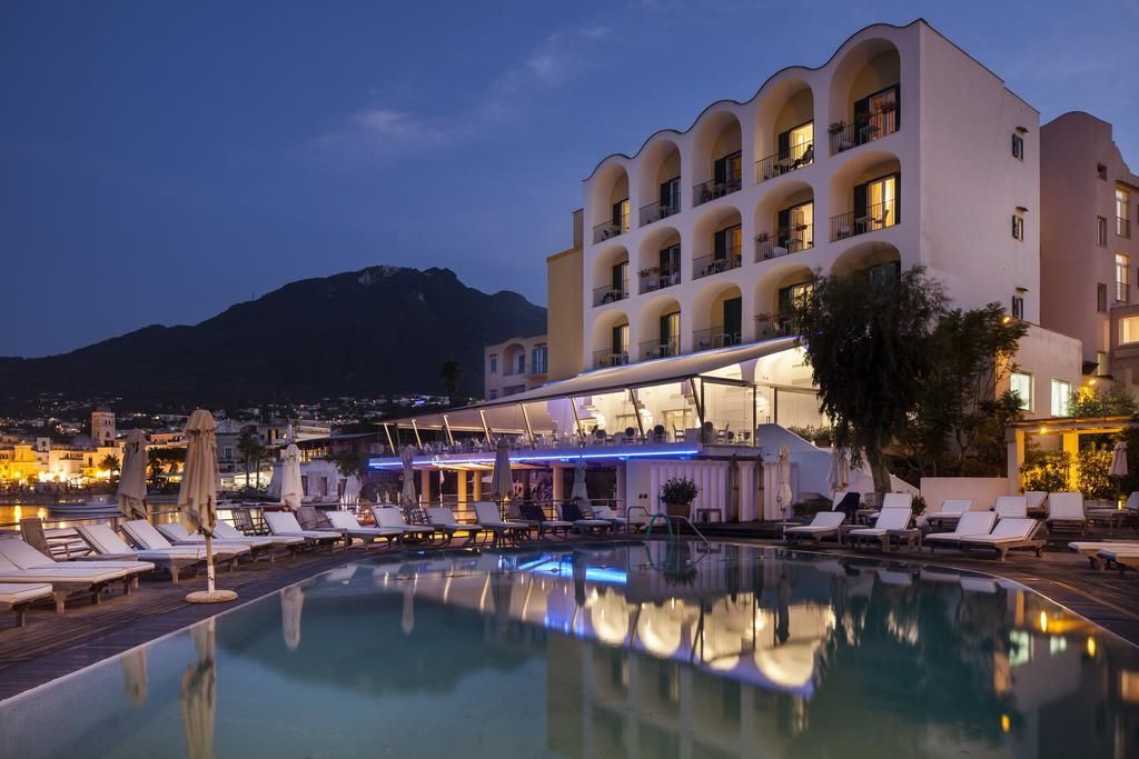 REGINA ISABELLA-RESORT SPA RESTAURANT