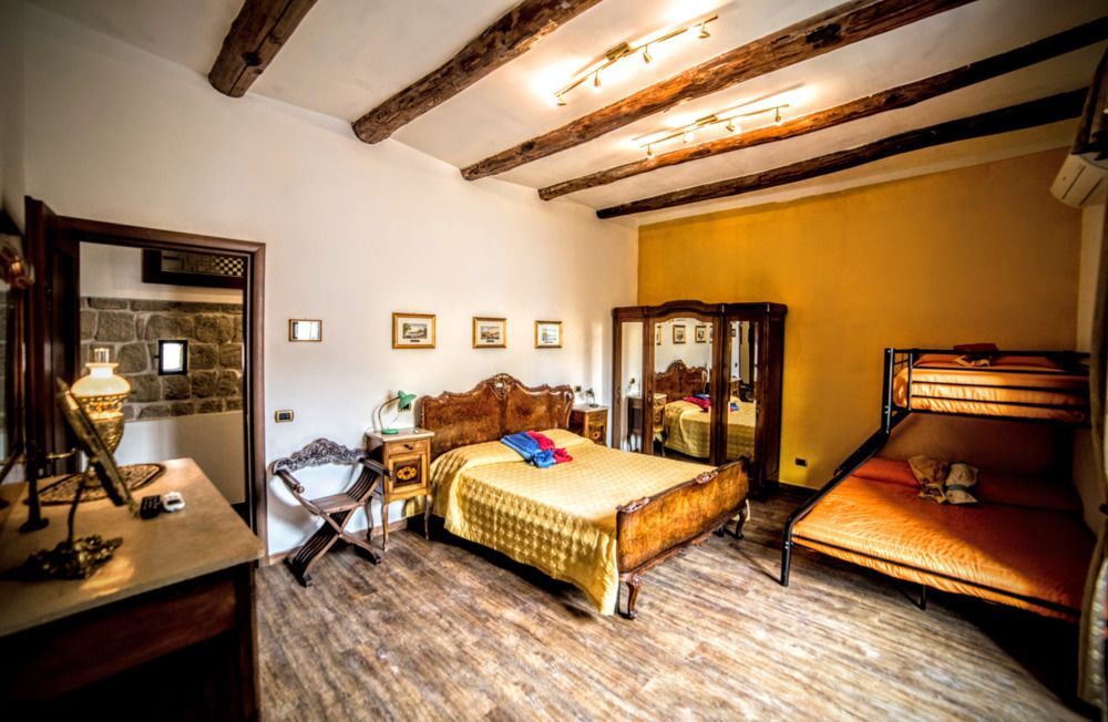SAN GENNARO BED