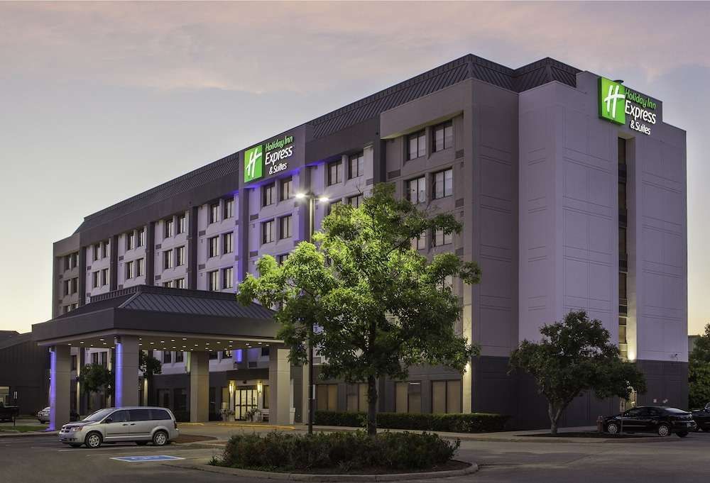 HOLIDAY INN EXPRESS & SUITES MISSISSAUGA-TORONTO SOUTHWEST