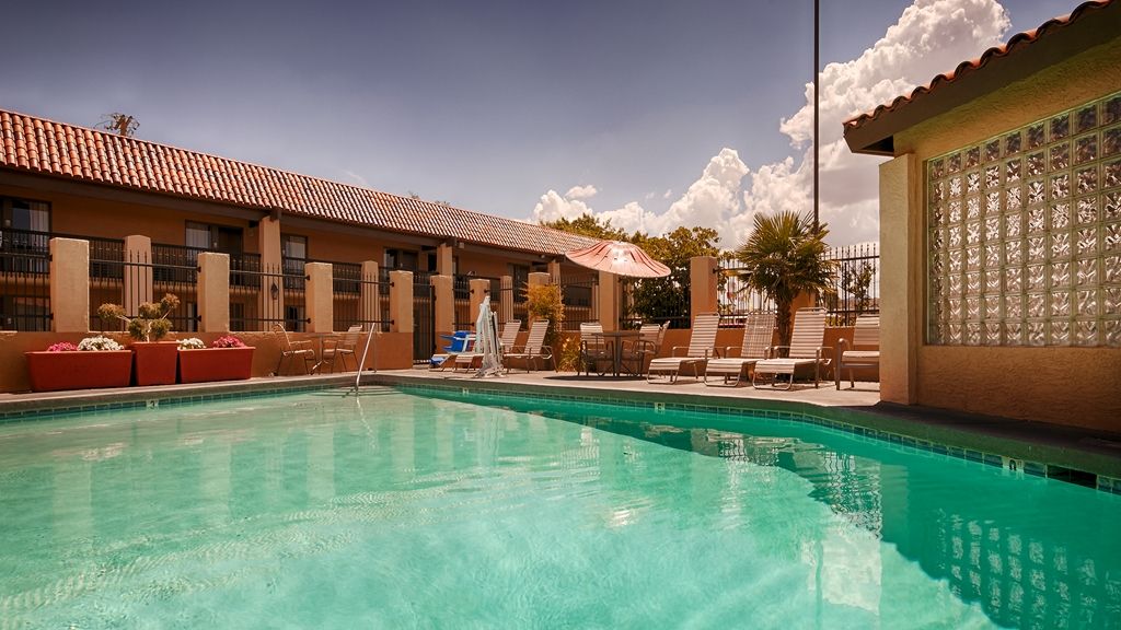 BEST WESTERN PLUS A WAYFARER'S INN AND SUITES