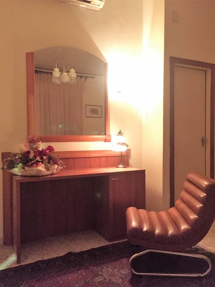 HOTEL VIOLA