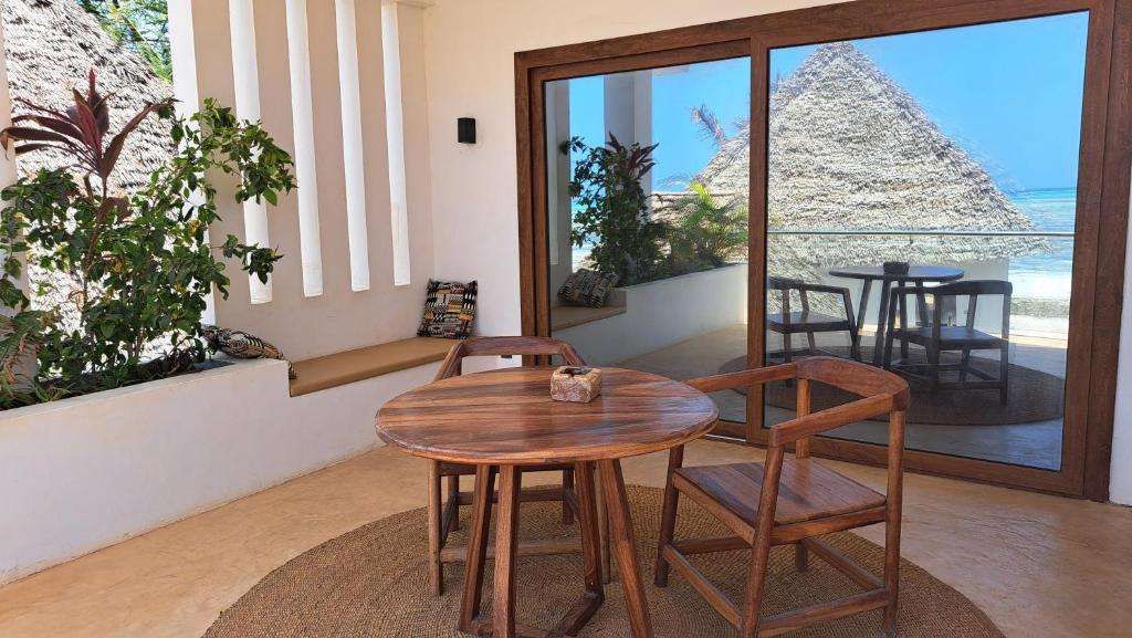 ALUNA BEACH APARTMENTS