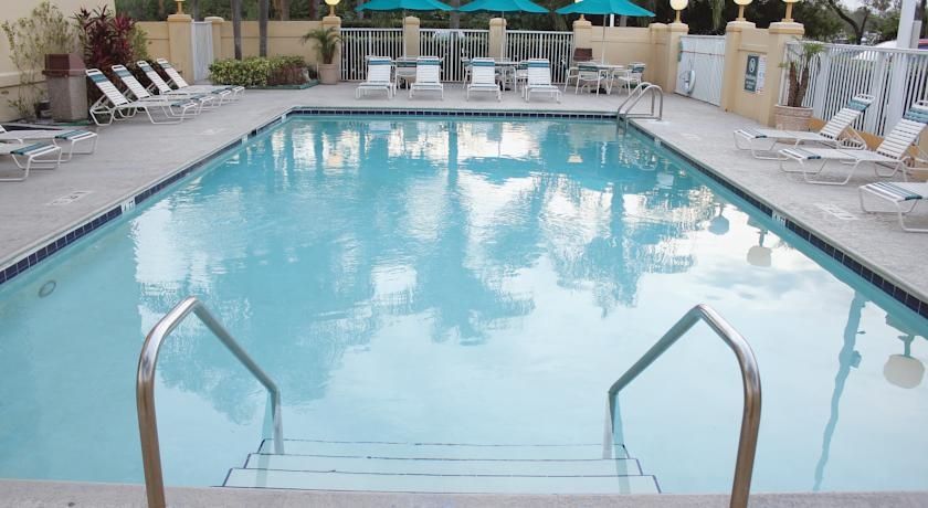 LA QUINTA INN & SUITES BY WYNDHAM MIAMI AIRPORT EAST