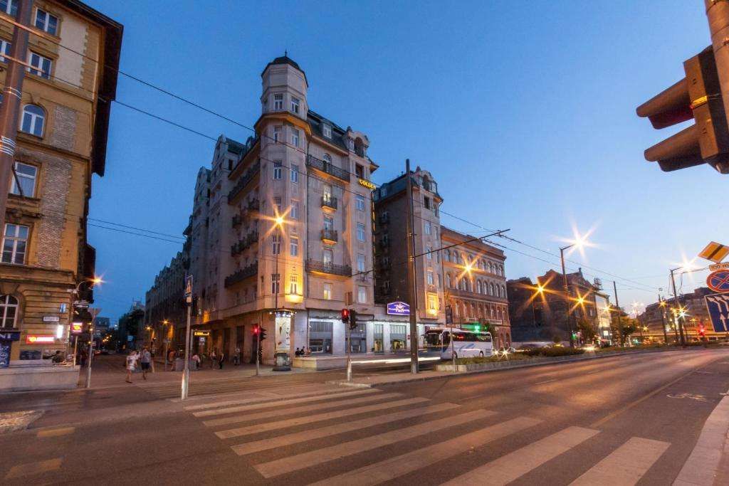 EAST CITY BUDAPEST