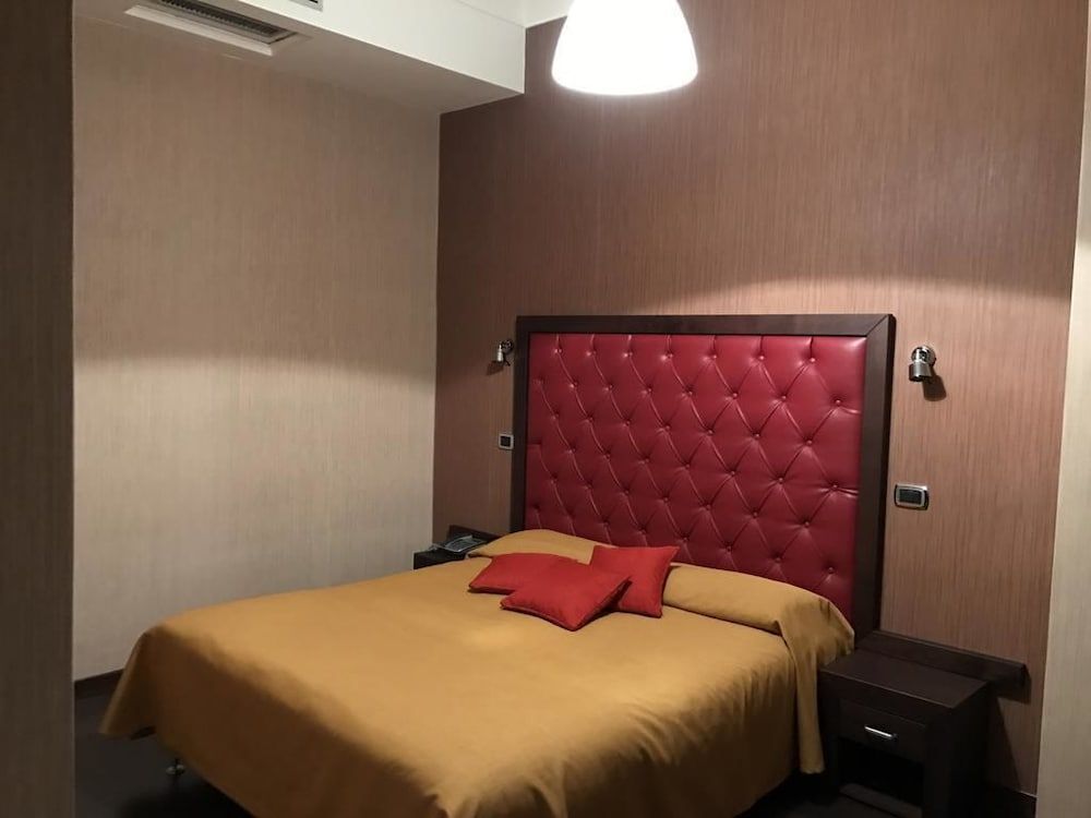 HOTEL FONTANA DEL RE