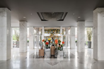 DUSIT THANI LAKEVIEW