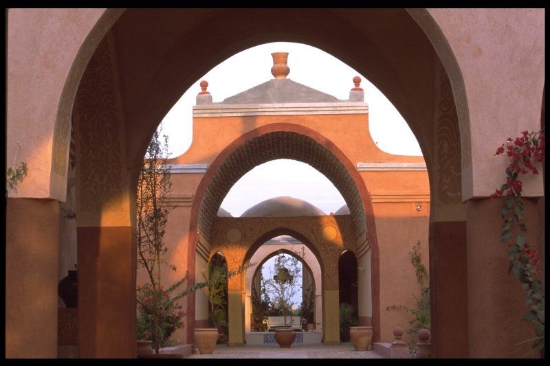 AL MOUDIRA
