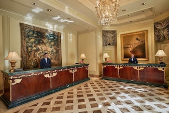 FOUR SEASONS FIRST RESIDENCE