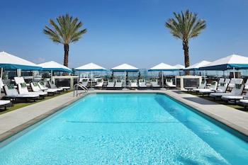 THE LONDON WEST HOLLYWOOD AT BEVERLY HILLS