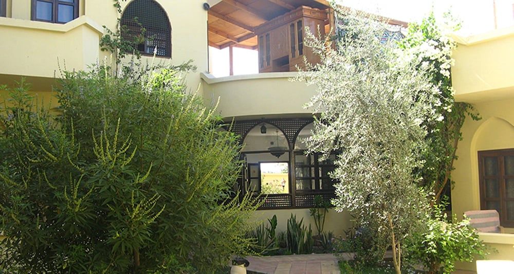 EL NAKHIL HOTEL