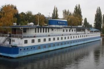 BOTEL RACEK