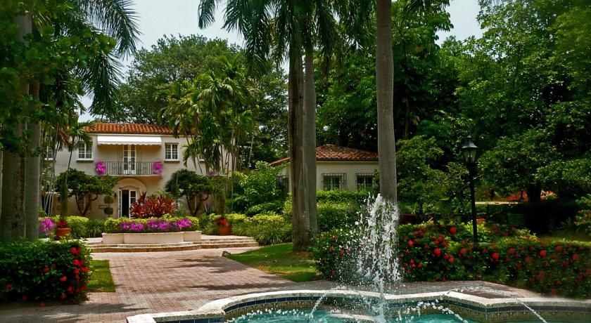 FISHER ISLAND CLUB