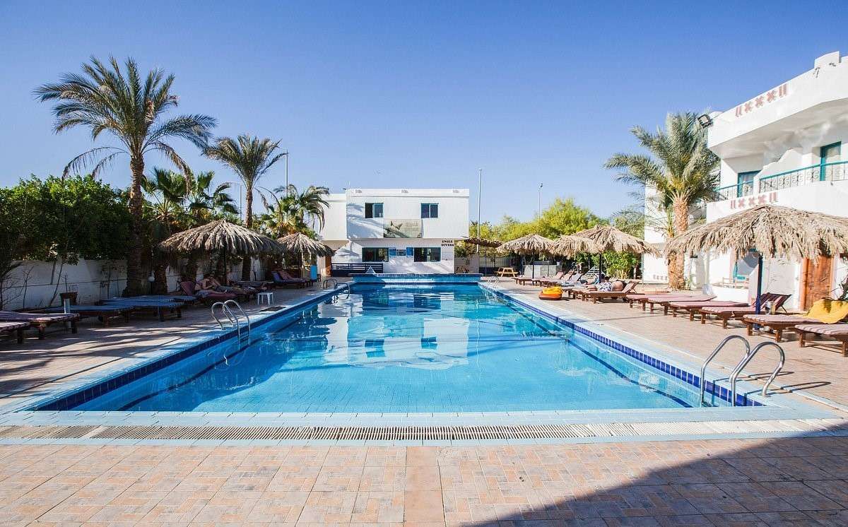 OCEAN CLUB HOTEL