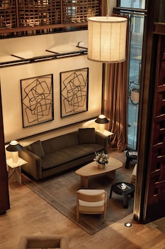 CHAMBERS HOTEL CENTRAL PARK SOUTH, SONDER