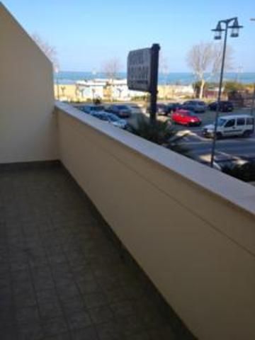 HOTEL HOLIDAY