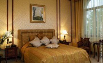 CAROL PARC HOTEL