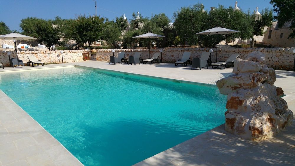 ALMAPETRA TRULLI RESORT