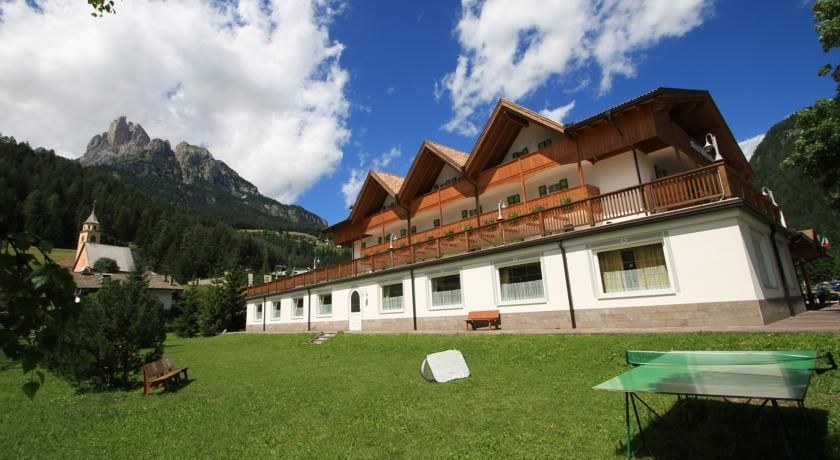 X ALP HOTEL