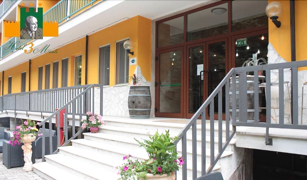 HOTEL TRE MONTI