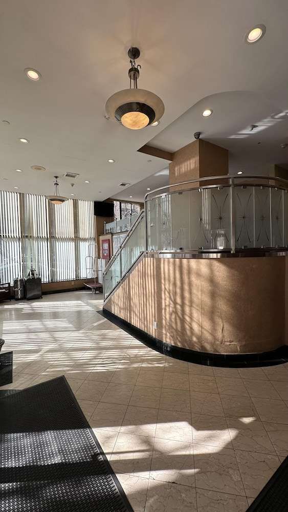 RED LION INN & SUITES LONG ISLAND CITY