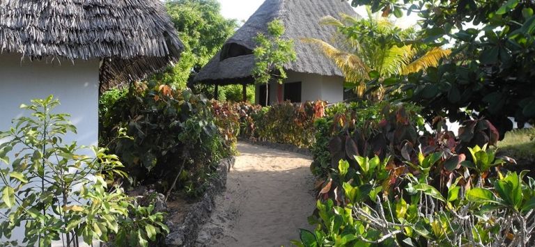 SAZANI BEACH LODGE
