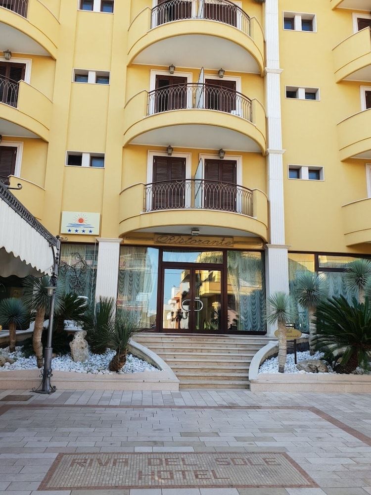 HOTEL RIVA DEL SOLE