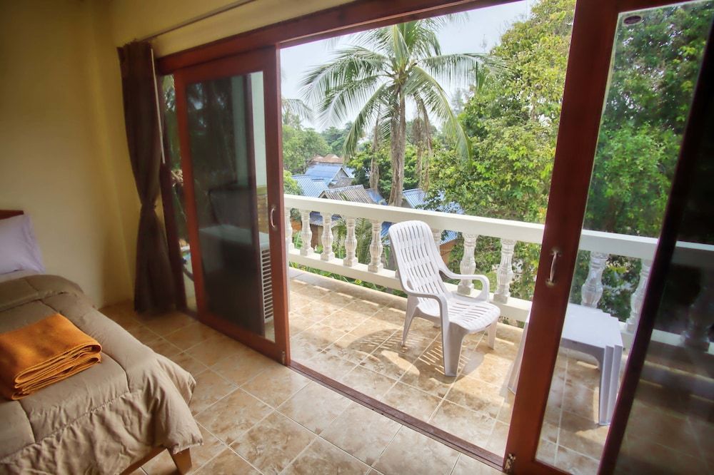 HUGS GUESTHOUSE